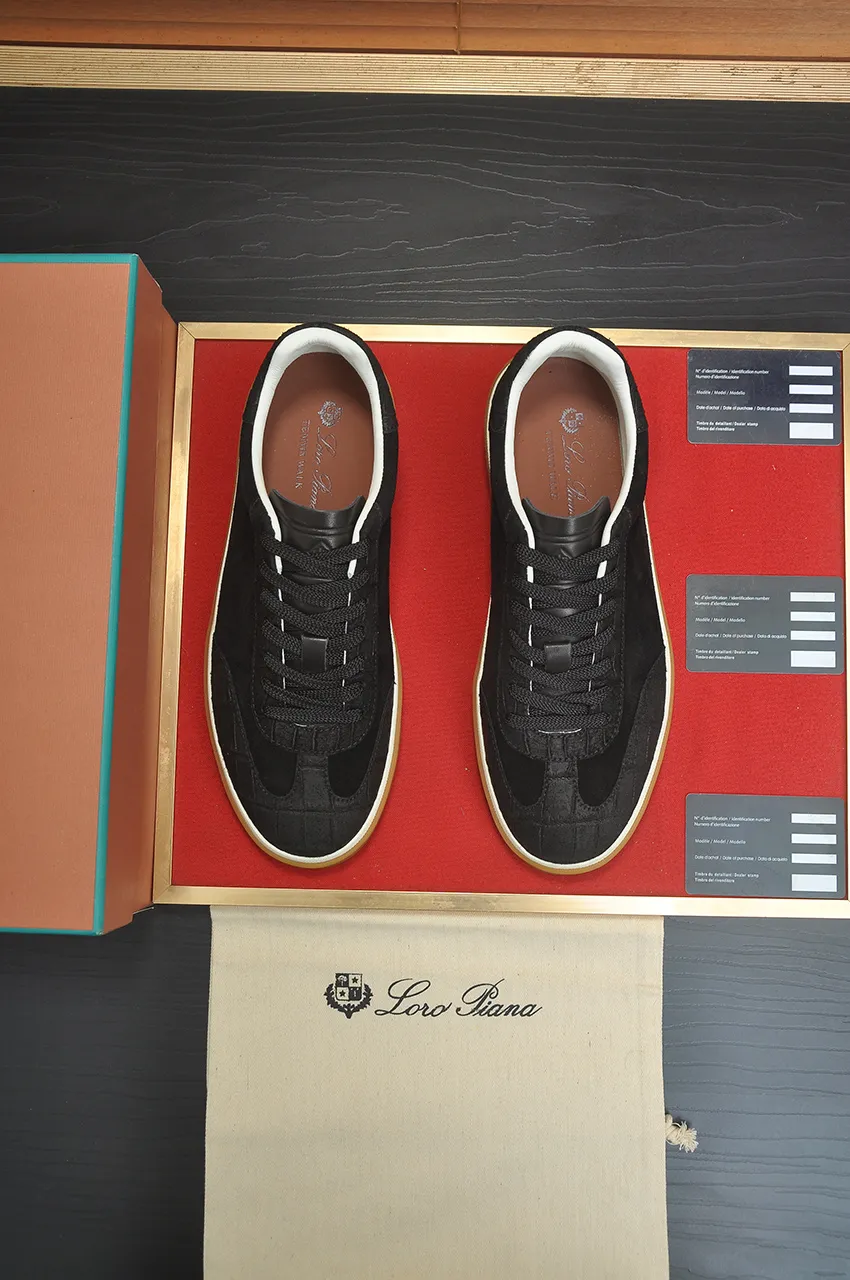 Men's men's shoes 💰580💶[𝐥𝐨𝐫𝐨 𝐏𝐢𝐚𝐧𝐚] lp classic loafers, an Italian treasure brand, the only brand that can match Hermès! Only after wearing it do we realize that we cannot let down our feet. The upper is imported cashmere, the lining of water-dyed cowhide ➕ the cowhide feet, the official original glass rubber outsole, and the pendant. Exclusive original packaging (tag ➕ brand paper ➕ outer box ➕ hand bag) code number: 38-46 (45 46 customized)